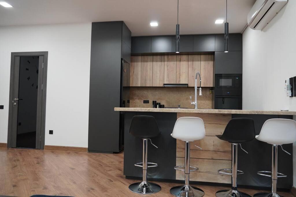 Lovely, Newly Remodeled Apartment In Yerevan! Екстер'єр фото