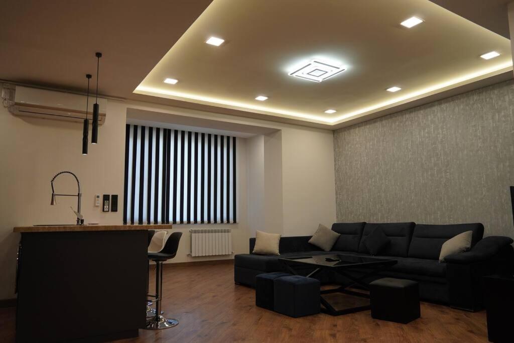 Lovely, Newly Remodeled Apartment In Yerevan! Екстер'єр фото