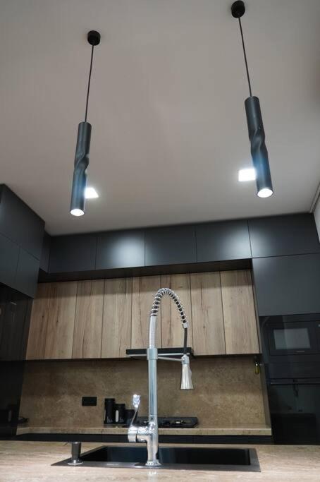 Lovely, Newly Remodeled Apartment In Yerevan! Екстер'єр фото