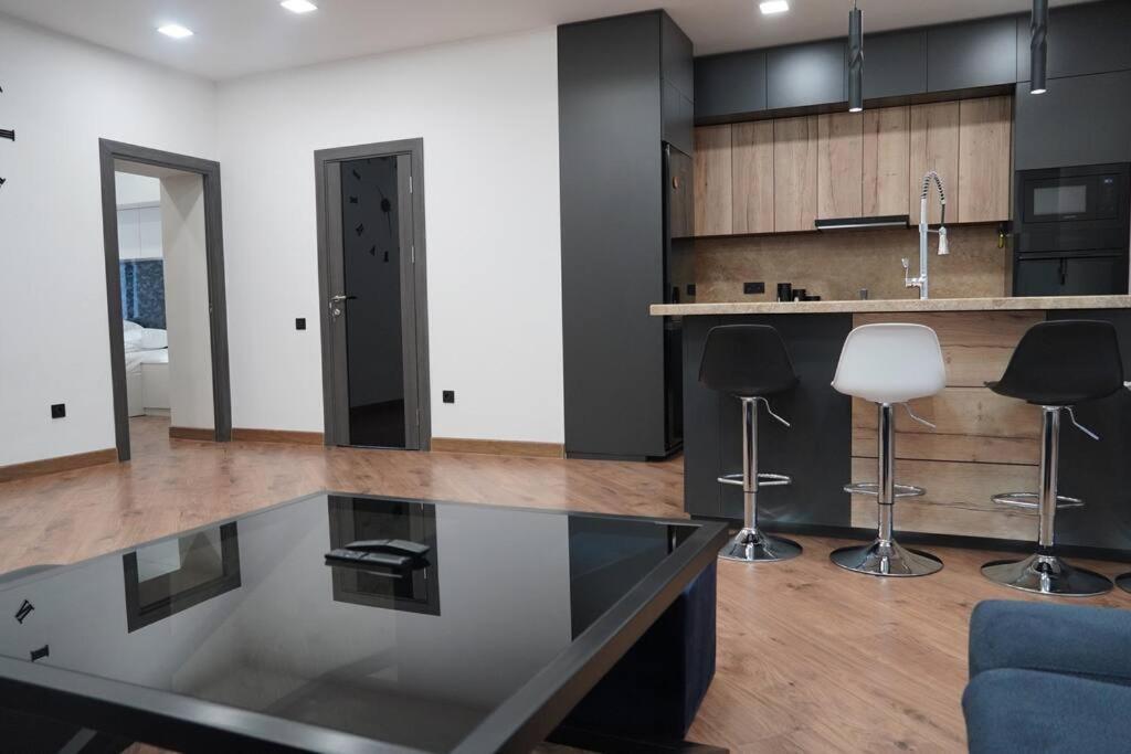 Lovely, Newly Remodeled Apartment In Yerevan! Екстер'єр фото