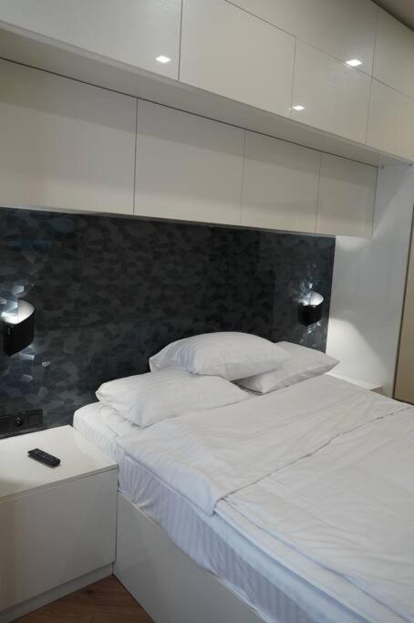 Lovely, Newly Remodeled Apartment In Yerevan! Екстер'єр фото