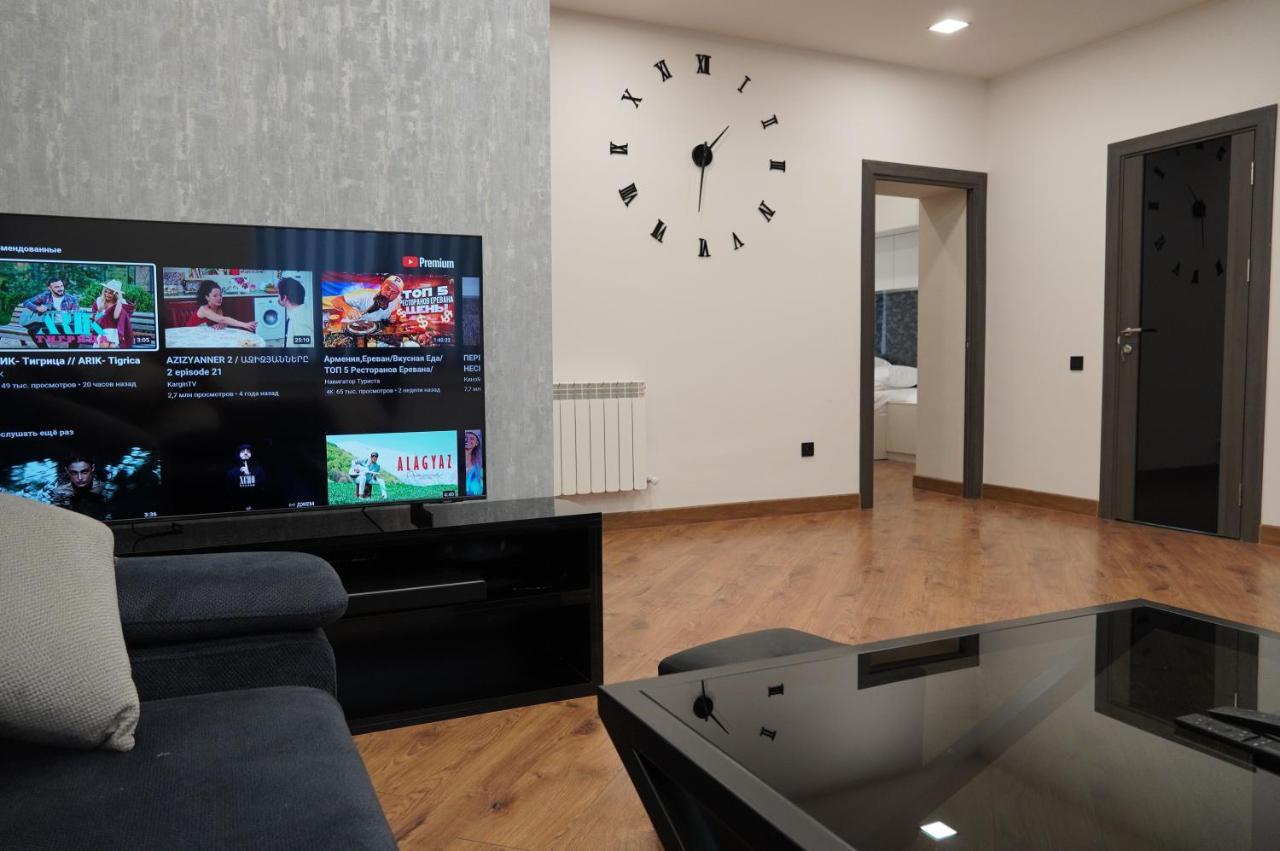 Lovely, Newly Remodeled Apartment In Yerevan! Екстер'єр фото
